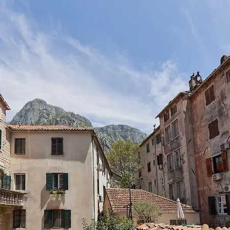 1-Bedroom Flat On The Main Square In The Old Town Kotor Exterior photo