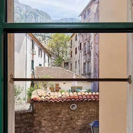 1-Bedroom Flat On The Main Square In The Old Town Kotor Exterior photo
