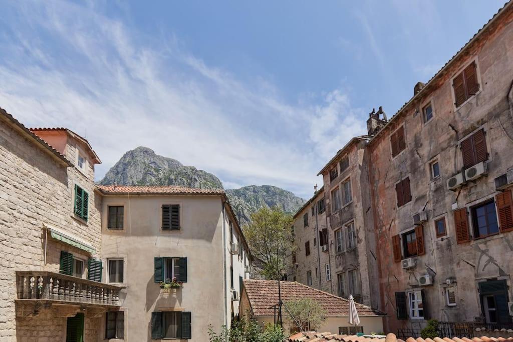1-bedroom Flat On The Main Square In The Old Town *