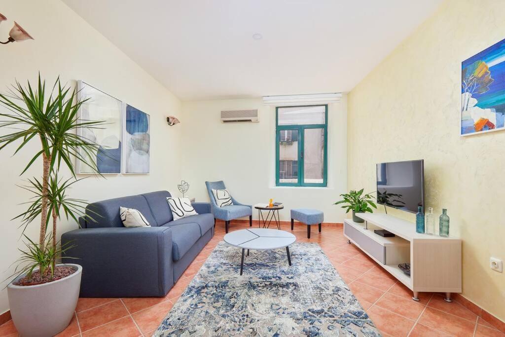 1-bedroom Flat On The Main Square In The Old Town Kotor